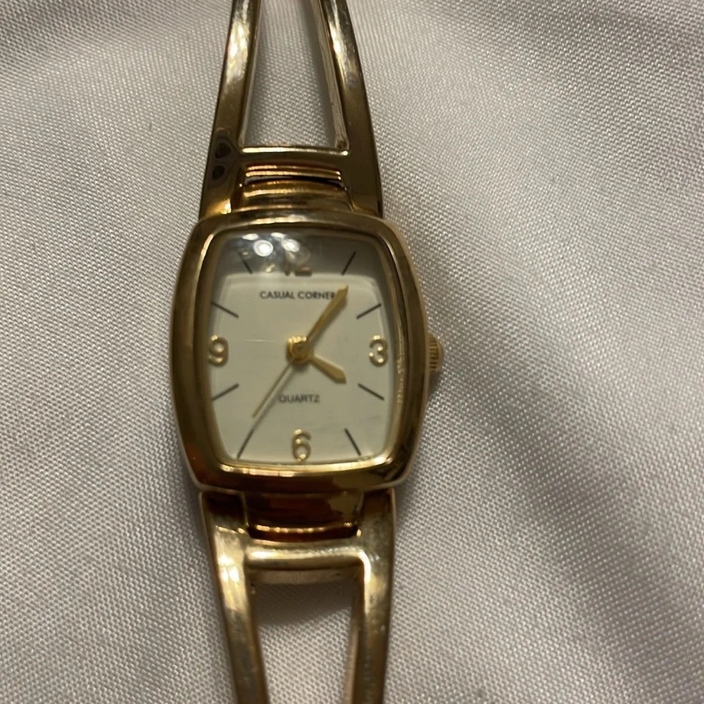 Casual Corner gold-tone‎ watch